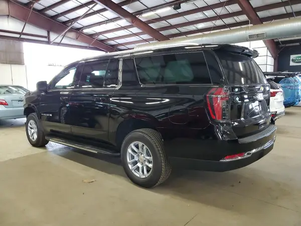 1GNS6CRD1SR290530 2025 CHEVROLET SUBURBAN - Image 2