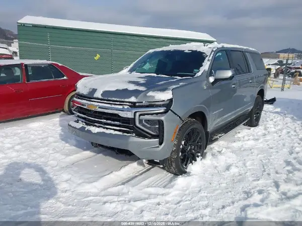 1GNS6CRD2SR296921 2025 CHEVROLET SUBURBAN - Image 2