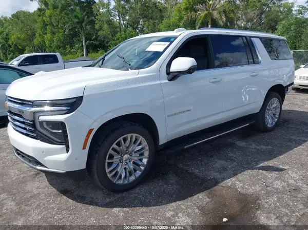 1GNS6CRD7SR160588 2025 CHEVROLET SUBURBAN - Image 2
