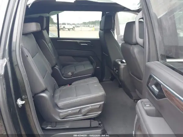 1GNS6CRD8SR206736 2025 CHEVROLET SUBURBAN - Image 8