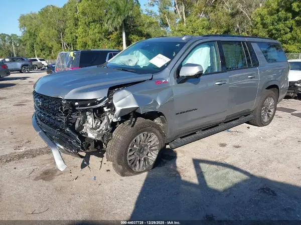 1GNS6DRD0SR173527 2025 CHEVROLET SUBURBAN - Image 2
