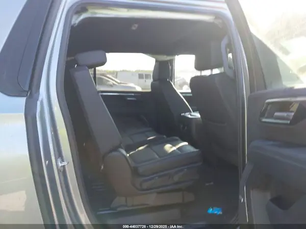 1GNS6DRD0SR173527 2025 CHEVROLET SUBURBAN - Image 8