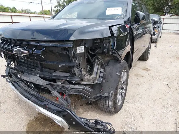 2025 CHEVROLET SUBURBAN auction photo 6