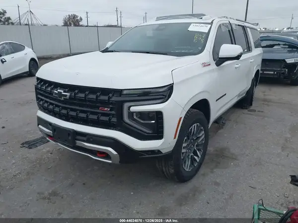 1GNS6DRD6SR395473 2025 CHEVROLET SUBURBAN - Image 2