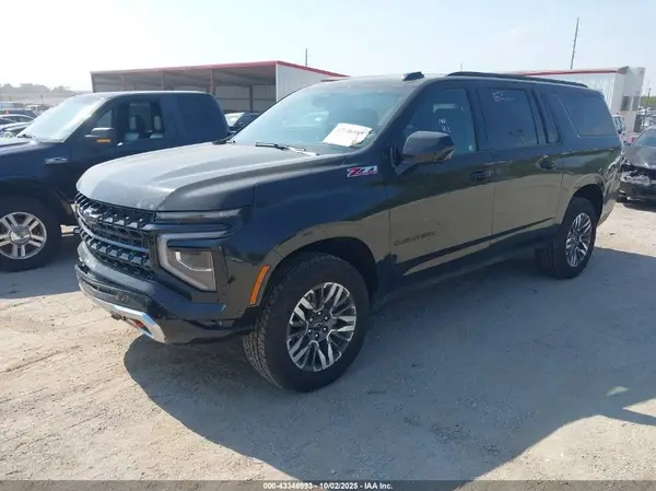 1GNS6DRD7SR228586 2025 CHEVROLET SUBURBAN - Image 2