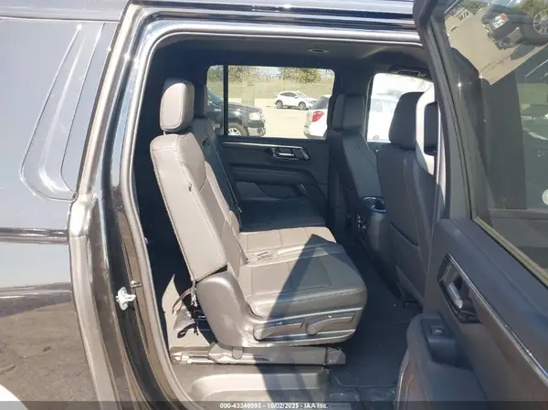 1GNS6DRD7SR228586 2025 CHEVROLET SUBURBAN - Image 8