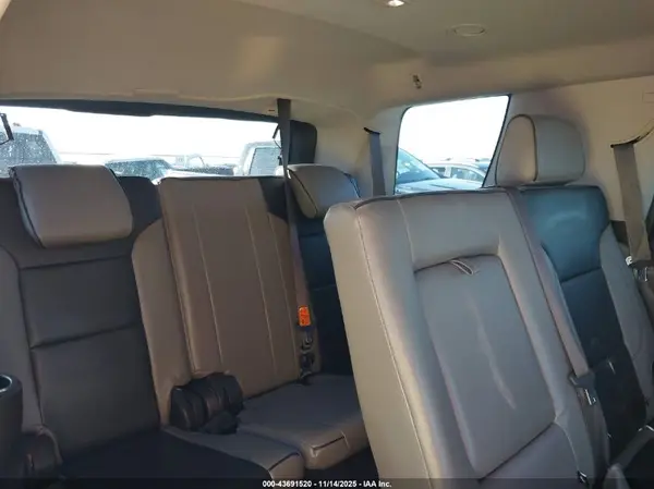1GNSCAEC9KR111712 2019 CHEVROLET TAHOE - Image 8