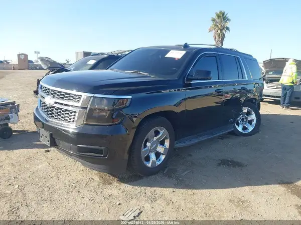 1GNSCAKC0HR129755 2017 CHEVROLET TAHOE - Image 2