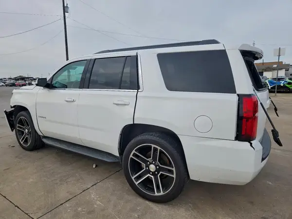 1GNSCAKC0HR366035 2017 CHEVROLET TAHOE - Image 2