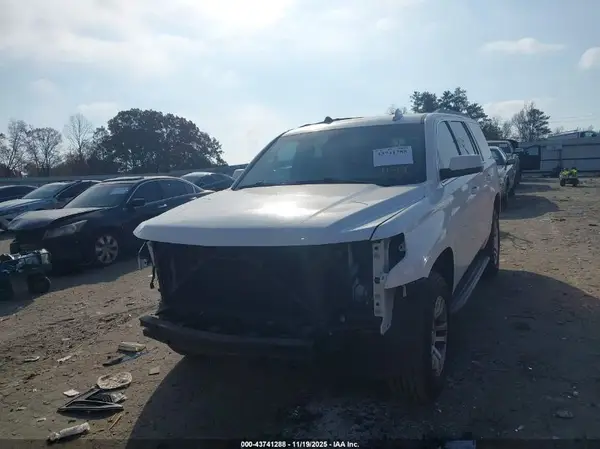 1GNSCAKC1HR254621 2017 CHEVROLET TAHOE - Image 2