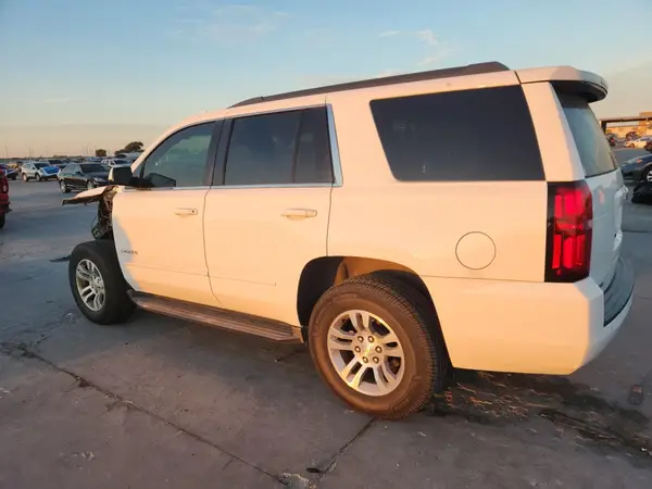 1GNSCAKC1JR271411 2018 CHEVROLET TAHOE - Image 2