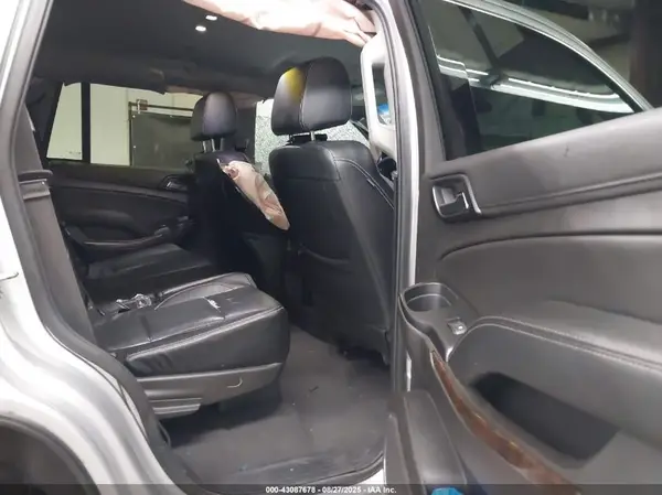 1GNSCAKC2KR348109 2019 CHEVROLET TAHOE - Image 8