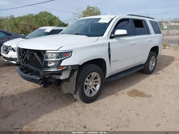 1GNSCAKC3HR322658 2017 CHEVROLET TAHOE - Image 2