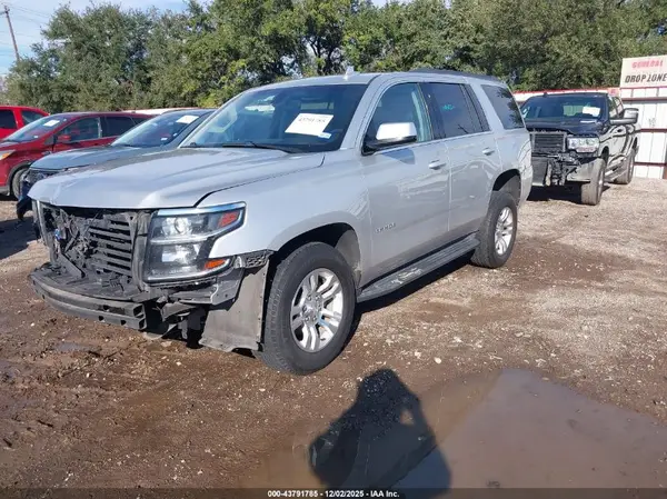 1GNSCAKC3HR404812 2017 CHEVROLET TAHOE - Image 2