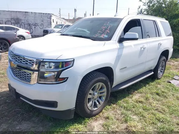 1GNSCAKC3JR178468 2018 CHEVROLET TAHOE - Image 2