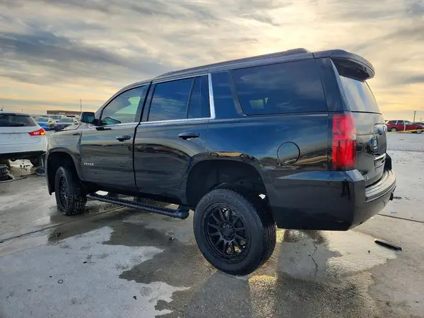 1GNSCAKC3LR300684 2020 CHEVROLET TAHOE - Image 2