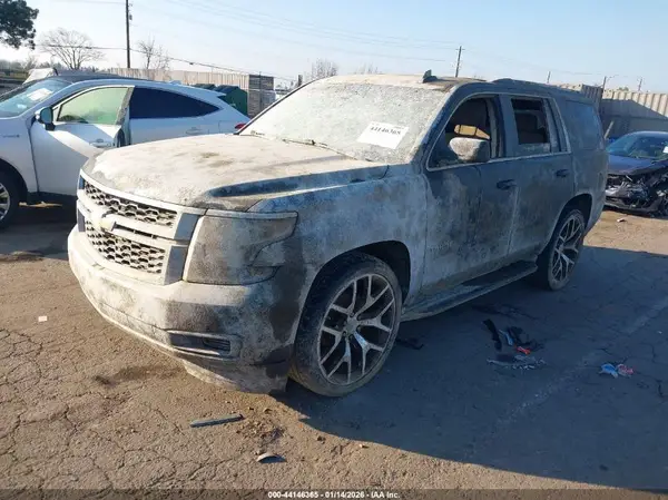 1GNSCAKC4HR228899 2017 CHEVROLET TAHOE - Image 2