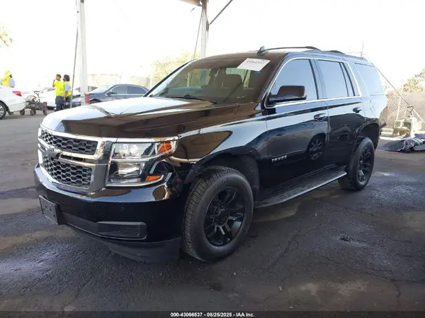 1GNSCAKC5HR111932 2017 CHEVROLET TAHOE - Image 2