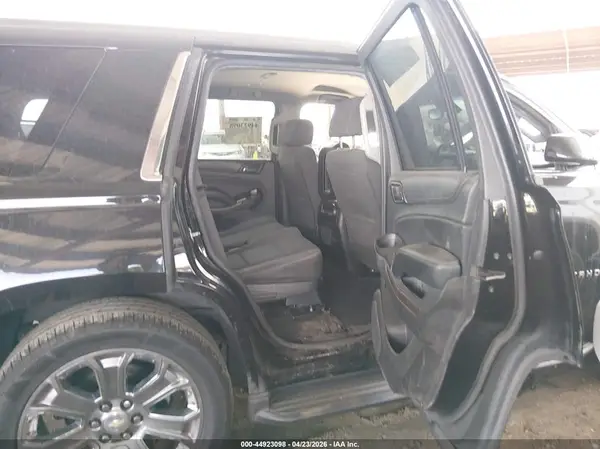 1GNSCAKC8KR151882 2019 CHEVROLET TAHOE - Image 8