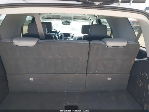 1GNSCBKC1JR390663 2018 CHEVROLET TAHOE - Image 8