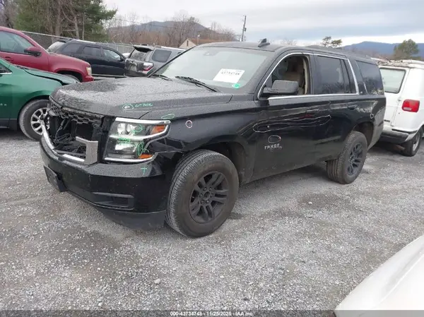 1GNSCBKC2HR185413 2017 CHEVROLET TAHOE - Image 2