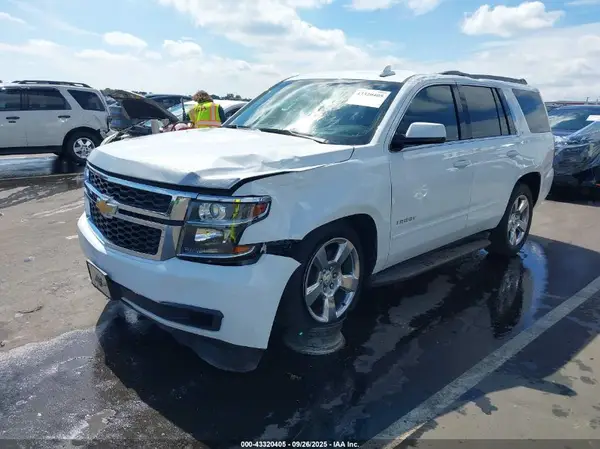 1GNSCBKC2HR355687 2017 CHEVROLET TAHOE - Image 2