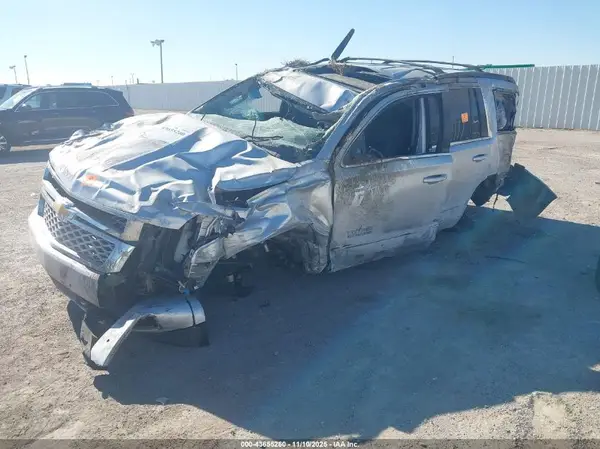 1GNSCBKC2JR117571 2018 CHEVROLET TAHOE - Image 2