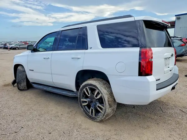 1GNSCBKC2JR365769 2018 CHEVROLET TAHOE - Image 2
