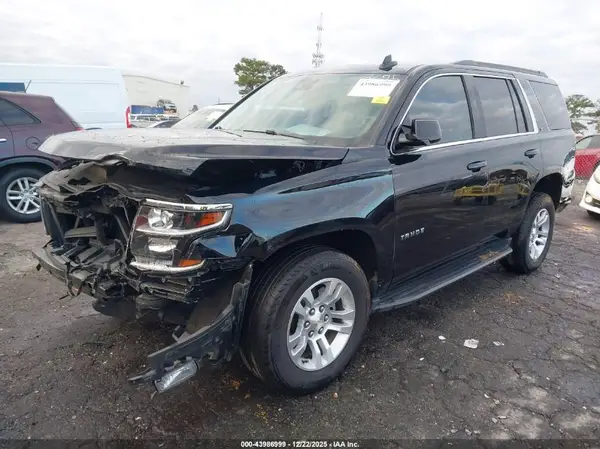 1GNSCBKC3HR394675 2017 CHEVROLET TAHOE - Image 2