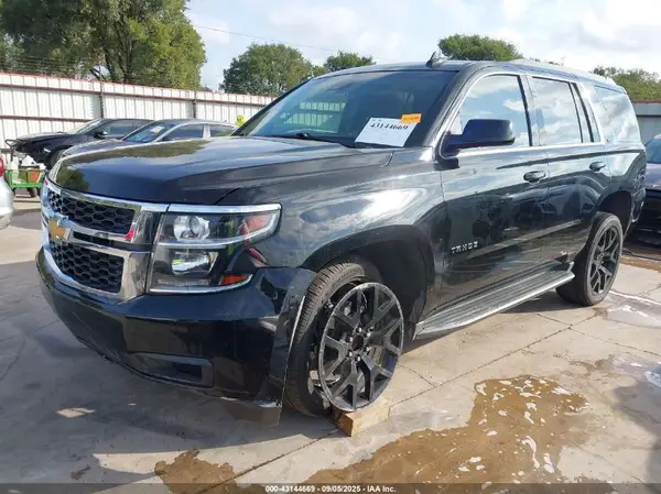 1GNSCBKC3HR404136 2017 CHEVROLET TAHOE - Image 2