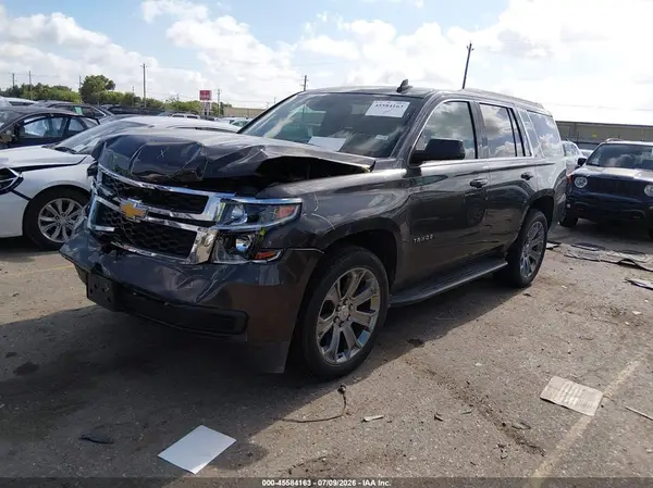 1GNSCBKC3JR216223 2018 CHEVROLET TAHOE - Image 2