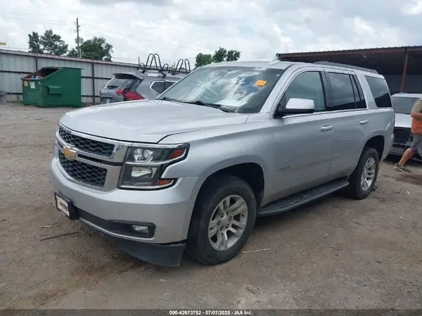 1GNSCBKC3JR370866 2018 CHEVROLET TAHOE - Image 2