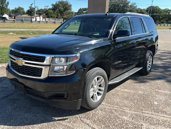 1GNSCBKC3KR138303 2019 CHEVROLET TAHOE - Image 2