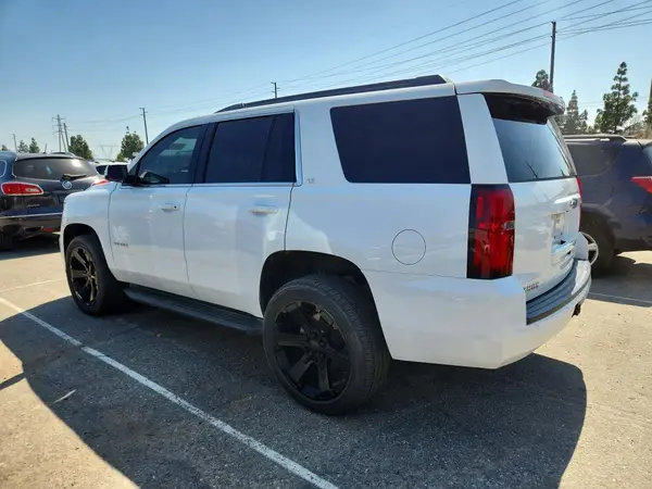 1GNSCBKC4KR359277 2019 CHEVROLET TAHOE - Image 2