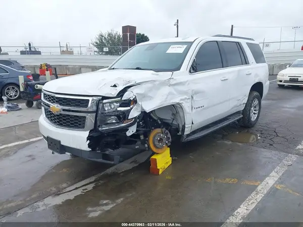 1GNSCBKC5HR128008 2017 CHEVROLET TAHOE - Image 2