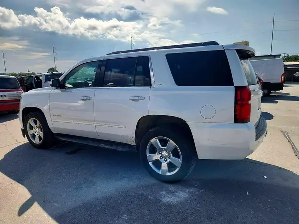 1GNSCBKC8JR151692 2018 CHEVROLET TAHOE - Image 2