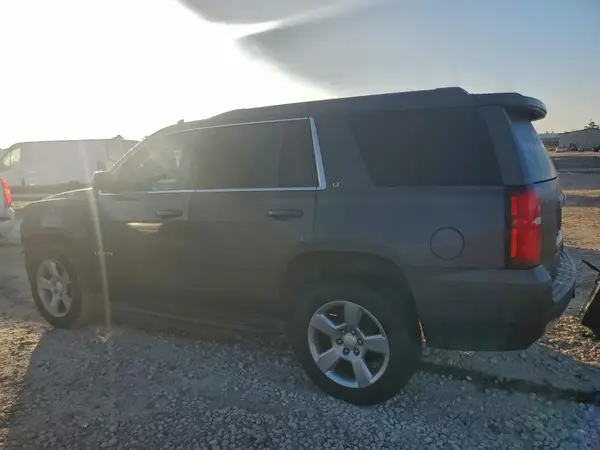 1GNSCBKC8JR220588 2018 CHEVROLET TAHOE - Image 2