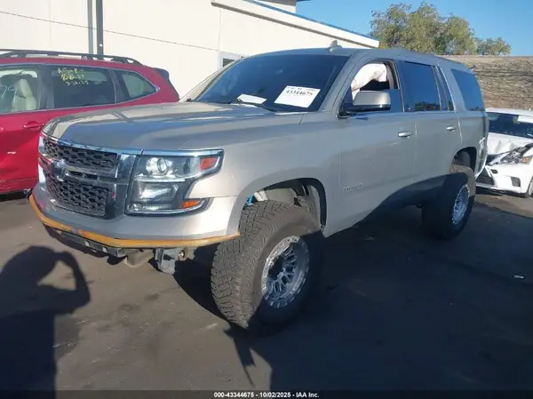 1GNSCBKC8JR257379 2018 CHEVROLET TAHOE - Image 2