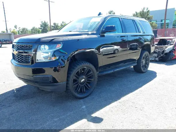 1GNSCBKCXHR253859 2017 CHEVROLET TAHOE - Image 2