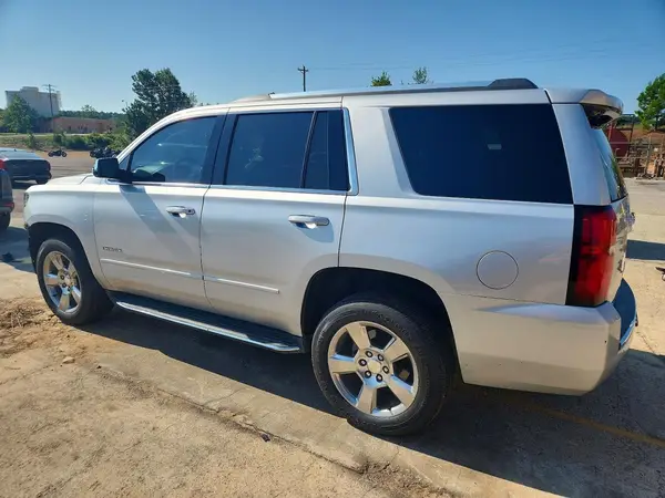 1GNSCCKC2KR387648 2019 CHEVROLET TAHOE - Image 2