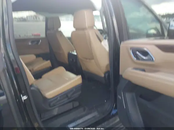 1GNSCFKDXPR170401 2023 CHEVROLET SUBURBAN - Image 8