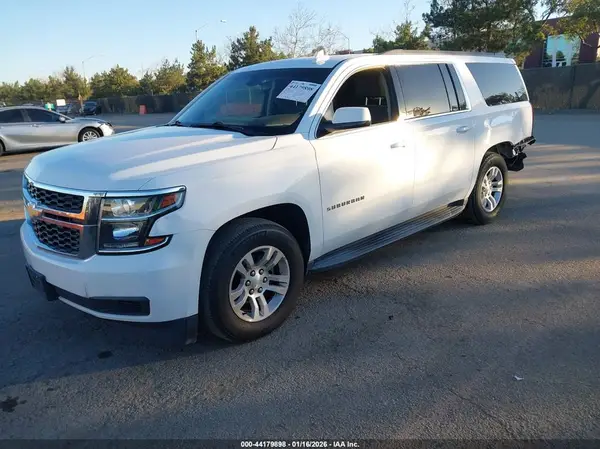 1GNSCGEC1HR359304 2017 CHEVROLET SUBURBAN - Image 2
