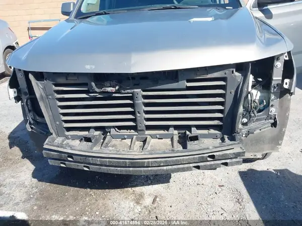 2017 CHEVROLET SUBURBAN auction photo 6