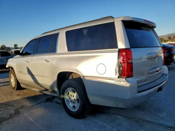 1GNSCGECXHR228601 2017 CHEVROLET SUBURBAN - Image 2