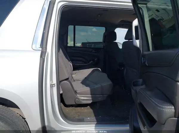 1GNSCGKC1HR338778 2017 CHEVROLET SUBURBAN - Image 8