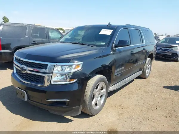 1GNSCGKC9HR336860 2017 CHEVROLET SUBURBAN - Image 2