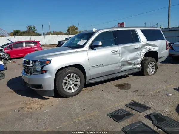 1GNSCHKC0HR210621 2017 CHEVROLET SUBURBAN - Image 2