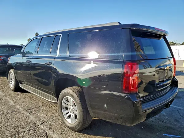 1GNSCHKC0JR163807 2018 CHEVROLET SUBURBAN - Image 2