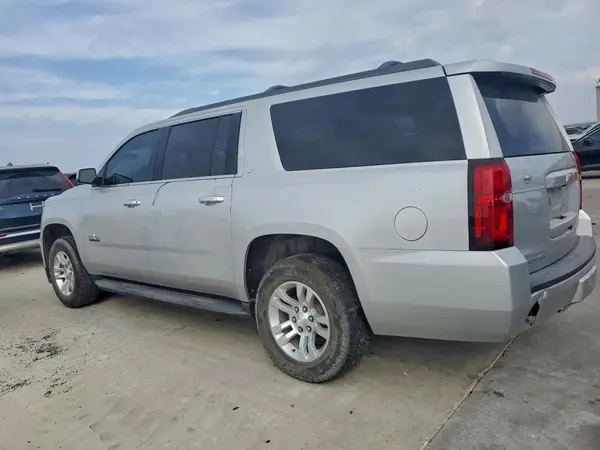 1GNSCHKC0JR223293 2018 CHEVROLET SUBURBAN - Image 2