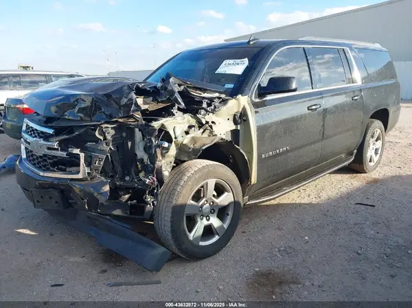 1GNSCHKC0JR317867 2018 CHEVROLET SUBURBAN - Image 2